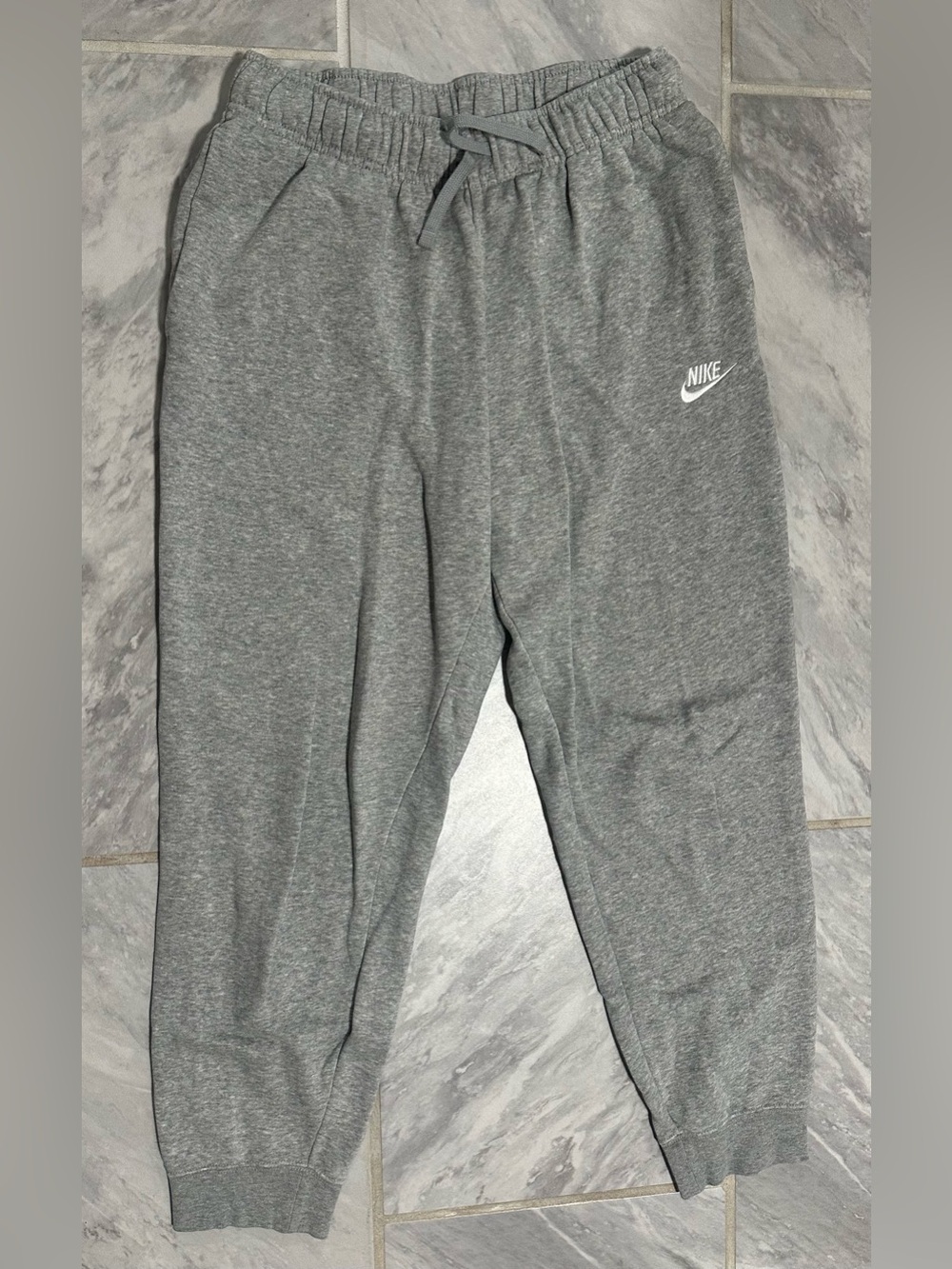Nike Women’s Grey Joggers Size M DQ5191-063 Sportswear